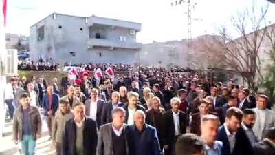 koy mezarligi - Kazada hayatını kaybeden polis memurunun cenazesi - SİİRT Videosu