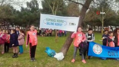 cevre temizligi -  Öğrenciler temiz çevreye dikkat çekmek için çöp topladı  Videosu