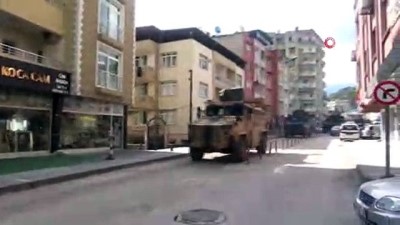 arac konvoyu -  Sınırın sıfır noktasına askeri sevkiyat  Videosu