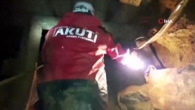 parasutcu -  Yerin 90 metre altına düşen işçi için zamanla yarış kamerada  Videosu