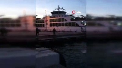 arabali vapur -  Eminönü'nde arabalı vapura giden bir otomobil denize uçtu Videosu