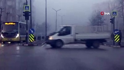 yagmurlu -  İnegöl genelinde yoğun sis hakim  Videosu