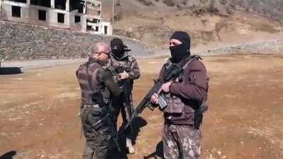 polis ozel harekat - Terör örgütü PKK'ya bahar operasyonu - HAKKARİ  Videosu