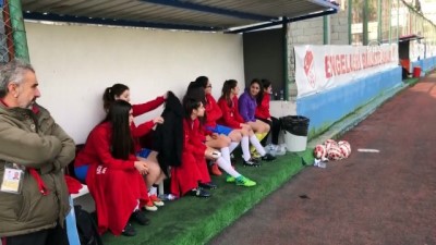 yesil sahalar - Kadın futbol antrenörünün hedefi Türkiye'yi temsil etmek - HATAY Videosu