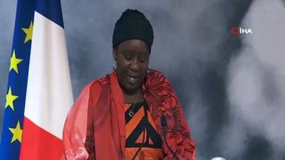 euro -  - Macron, Kamerunlu Kadın Hakları Savunucusu Doumara’yı Ödüllendirdi Videosu