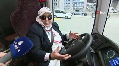 calisan kadin -  Şoför koltuğuna kadınların oturduğu HAVAİST, kadın yolcularını çiçeklerle karşıladı Videosu