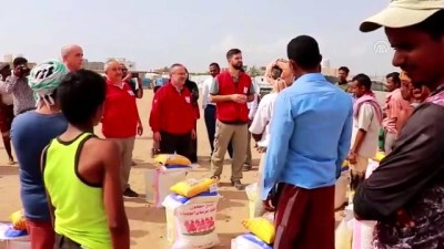 islam - Türk Kızılayı Yemen'de 500 gıda kolisi dağıttı - ADEN Videosu