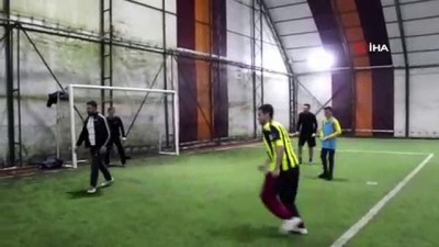 yardim cagrisi -  Zihinsel engelli Hasan'ın 'Siyah-Beyaz' hayalleri  Videosu