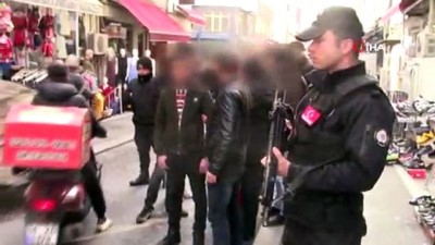 oturma izni -  İstanbul'da 351 kişi sınır dışı edilmek üzere İl Göç İdaresi Müdürlüğü'ne gönderildi  Videosu