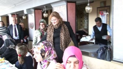 engelli aile -  Konya Valisinin eşi yılın kadını seçildi Videosu
