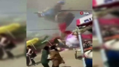  - Çin'de Hortum Şişme Trambolinleri Havaya Savurdu: 2 Ölü, 20 Yaralı 