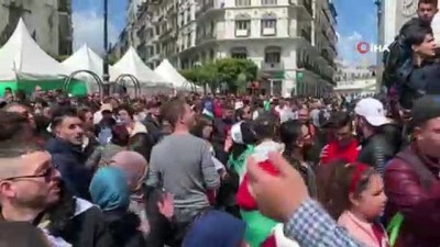 hukumet -  - Cezayir halkı Abdülkadir bin Salih’e de ‘Hayır’ dedi Videosu