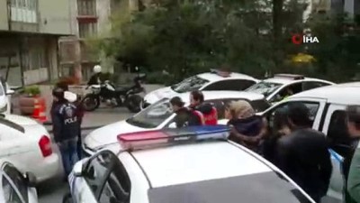 sahte altin -  İstanbul’da sahte altın sikke satan Suriyeli şahıslar suçüstü yakalandı  Videosu
