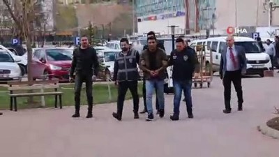 nayet zanlisi -  Cinayet zanlısı adliyede  Videosu