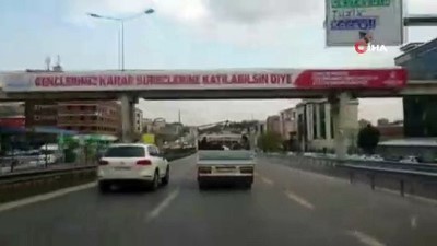  Çocukların kamyonet kasasında tehlikeli yolculuğu kamerada 