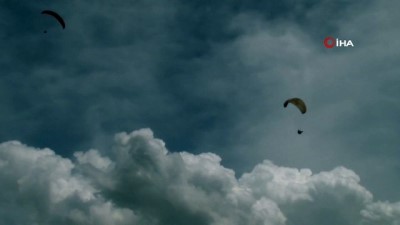 parasutcu -  İskenderun'da yamaç paraşütçüleri yere çakıldı: 2 yaralı Videosu