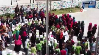 ogretmenler -  Kavga ihbarı yapılan okulda polislere çiçekli sürpriz kutlama  Videosu