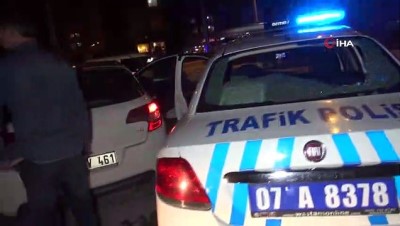 kiralik arac -  Manavgat’ta filmleri aratmayan kovalamaca...2 trafik polisi yaralandı  Videosu