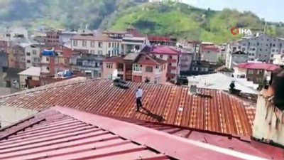 intihar girisimi -  Megafon ile çatıya çıktı, intihar girişiminde bulundu Videosu