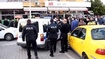 polis merkezi -  Motosikletinin bağlanmasına kızan öfkeli sürücü, polise ateş açtı Videosu