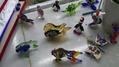 devlet memuru -  Cam çubukları bin 200 derecede eritip aksesuar yapıyorlar  Videosu