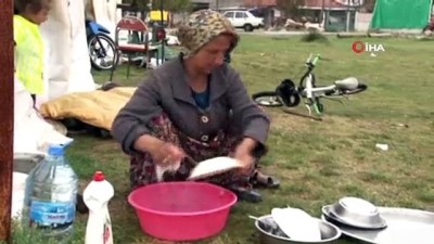 yasam mucadelesi -  Deprem bölgesindeki çadırlarda zorlu yaşam mücadelesi devam ediyor  Videosu
