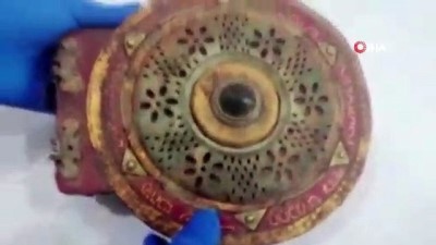 ibrani -  Diyarbakır’da 1100 yıllık altın yazmalı dini motifli kitap ele geçirildi  Videosu