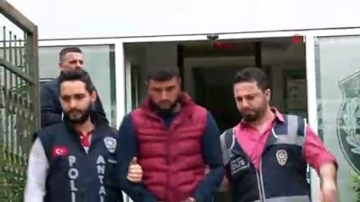 yasli kadin -  Savcı ve polis yalanıyla 70 bin lira dolandırdılar  Videosu