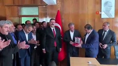 yerel yonetim -  Bahçesaray Belediye Başkanı Arvas, göreve başladı  Videosu