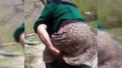 yasli kadin -  112 çalışanı 82 yaşındaki hasta nineyi sırtında böyle taşıdı  Videosu