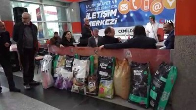 belediye baskanligi -  Atakum Belediyesi'ne çiçek yerine hayvan maması hediye ettiler  Videosu
