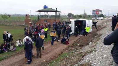 tur otobusu -  Denizli'de öğrencileri taşıyan tur otobüsü devrildi yaralılar var  Videosu