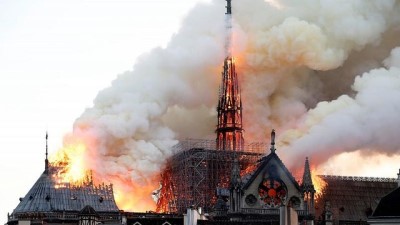 Notre Dame Katedrali'nin onarımı için milyarderlerden bağış yarışına TOTAL de katıldı 