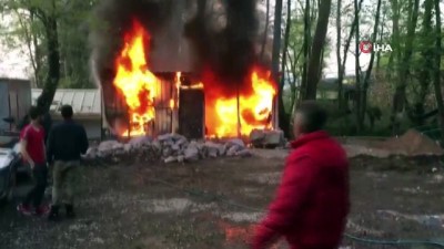  Kocaeli'nin turistik merkezi Maşukiye'de konteyner böyle yandı
