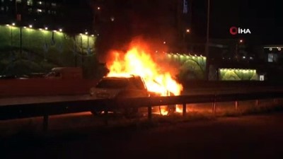  Maltepe'de kaza yapan otomobil alev alev böyle yandı 