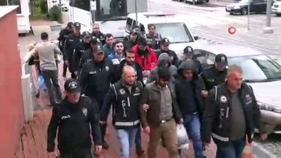 yakalama karari -  Kocaeli’de FETÖ’den gözaltına alınan 8 kişi adliyeye sevk edildi  Videosu