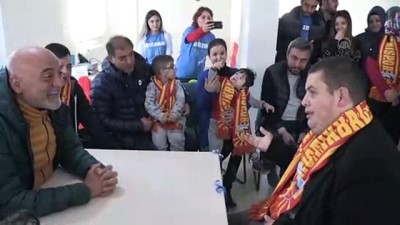 otistik cocuk - Teknik direktör Hikmet Karaman'dan otistik çocuklara ziyaret - KAYSERİ Videosu