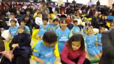  Burhaniye’de Geleneksek Çocuk Oyunları ödül töreni yapıldı