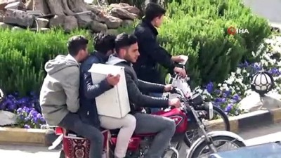 ilginc goruntu -  Kilisliler motosikletleri kamyonet gibi kullanıyor  Videosu