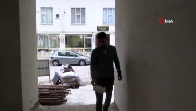 insaat alani -  Soğuğa terk edilen köpekler kurtarılmayı bekliyor  Videosu