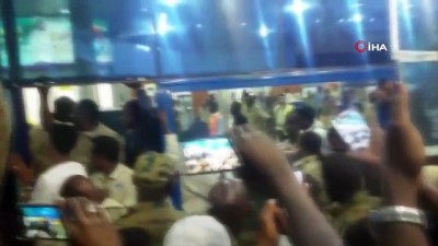 askeri yonetim -  - Sudan Gençlik ve Spor Bakanı Hartum Havalimanı’nda yakalandı Videosu