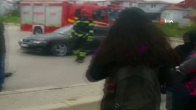 acil servis -  Ticari araçla çarpışan otomobil devrildi: 1 yaralı  Videosu