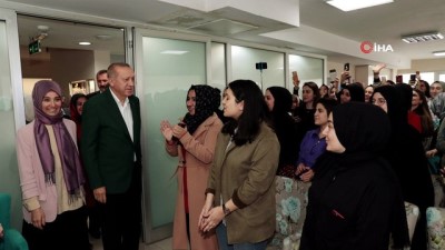  Cumhurbaşkanı Erdoğan’dan kız yurduna ziyaret