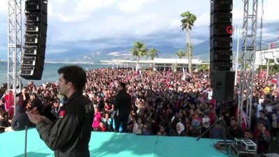  Solo Türk'ü İskenderun'da binler izledi.... Vatandaşlar nefesleri tutarak izledi