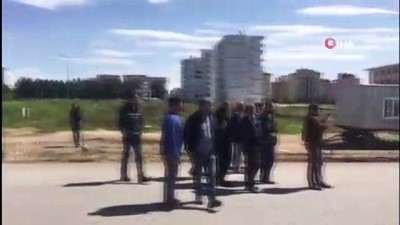  Alev alan minibüs ateş topuna döndü 