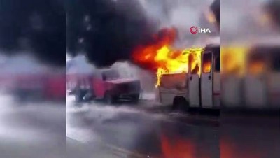  Park halindeki minibüs alev alev böyle yandı 