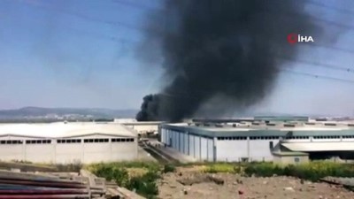 plastik fabrikasi -  Plastik fabrikasında korkutan yangın  Videosu