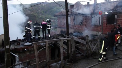  Sinop'ta ev yangını: Anne ve oğluyla birlikte 3 kişi hayatını kaybetti