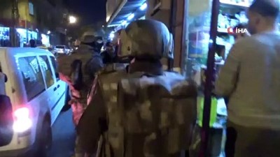 polis merkezi -  Uyuşturucu tacirlerine eş zamanlı operasyon: 8 gözaltı  Videosu
