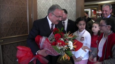 bayrak yarisi -  Başkan Hilmi Güler, koltuğunu ikinci sınıf öğrencisine devretti Videosu
